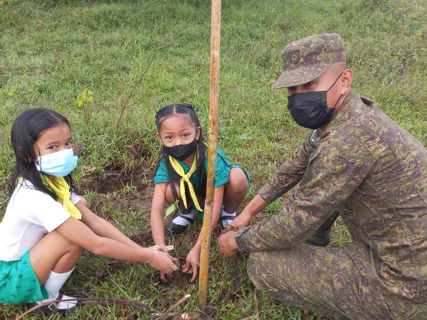 PH Renewables leads tree planting activity in Rizal
